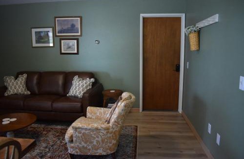Garfield Apartment | Wildflower Suites North