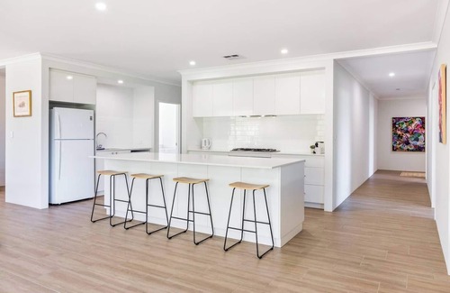 Yallingup Siding House | Wildgreen Villa Lakeside Hideaway in Winery Estate