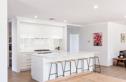 Yallingup Siding House | Wildgreen Villa Lakeside Hideaway in Winery Estate