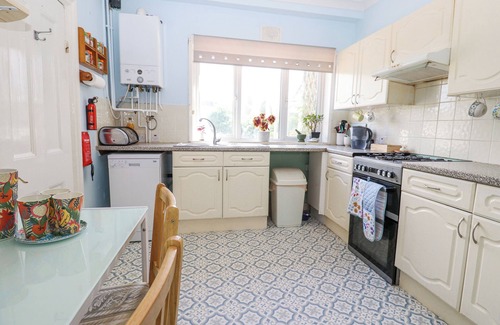 Margate House | WILDLIFE HAVEN, family friendly, country holiday cottage in Margate