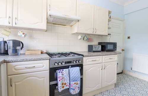 Margate House | WILDLIFE HAVEN, family friendly, country holiday cottage in Margate