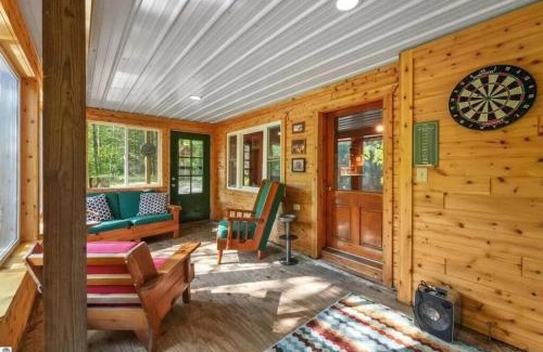 Evart House | Wildlife Haven Retreat