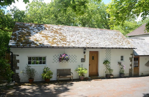 St. Giles on the Heath Cottage | Wildlife haven with river