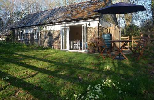 St. Giles on the Heath Cottage | Wildlife haven with river