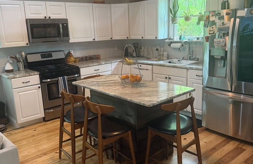 Manahawkin House | Wildlife preserve 2-bedroom bungalow only minutes from LBI