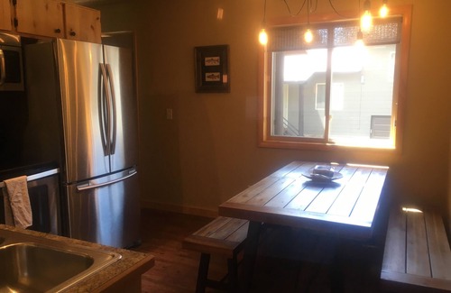 West Yellowstone House | Wildlife Themed Cabin - Close to everything! 1 mile to Yellowstone Park!