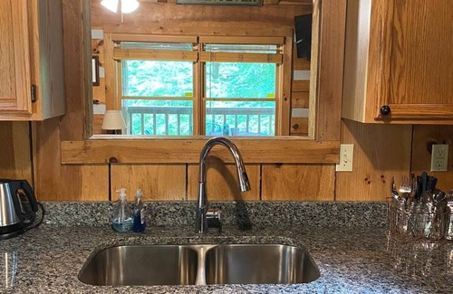 Gatlinburg - Pigeon Forge Cabin | Wildrose Peak Cabin - Beautiful Couple's Cabin with wonderful deck/hot tub.