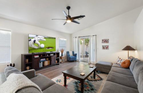 Parkwood Ranch House | Wildrose Retreat Adventure Golf Pool BBQ