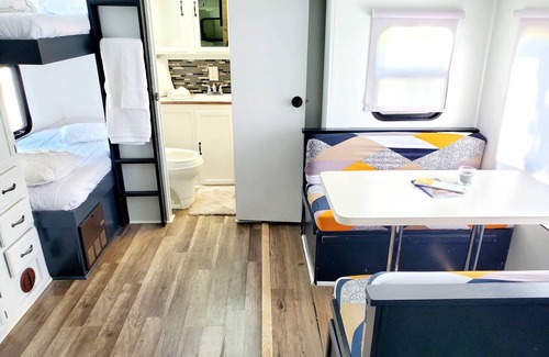 Dover House | Wildwood Camper De Sleeps 5
