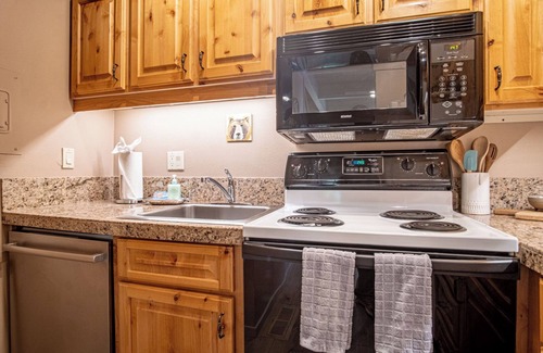 Sun Valley Condo | Wildwood Cottage at Villager + SV Resort Amenities