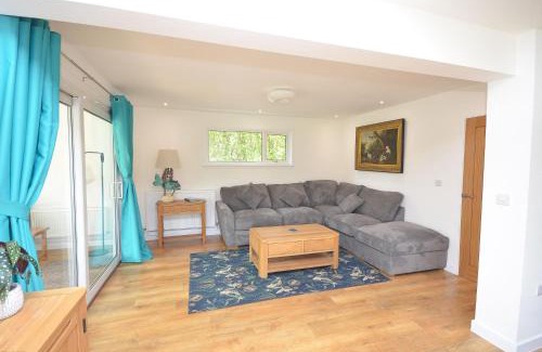 Wroxham House | Wildwood Cottage on the river in Wroxham