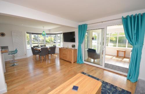 Wroxham House | Wildwood Cottage on the river in Wroxham