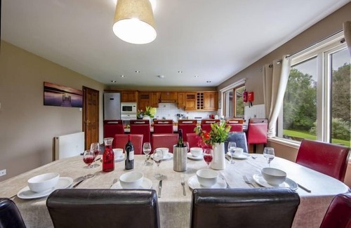 West Laroch Cottage | Wildwood Cottage with Hot Tub - sleeps 8 guests in 4 bedrooms