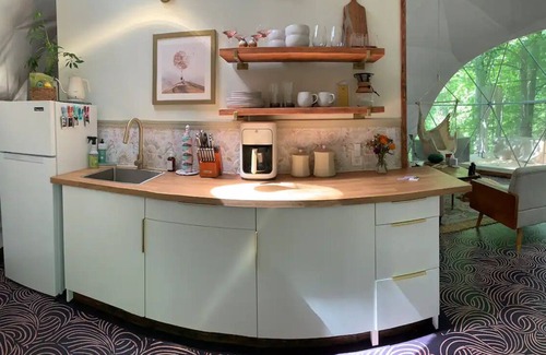 New Plymouth Cabin | Wildwood-Magical Dome Home in the Forest!