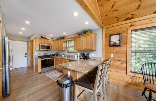 Lakeside Estates Cabin | "Wildwood" Private Hot Tub & Dock near Jumping Bridge