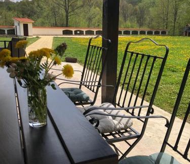 Apriltsi Villa | Wildwood Villa