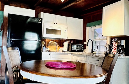Wilkesboro Cabin | Wilkes Forest Retreat, Family Cabin