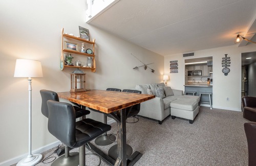 Thayerville Condo | Will O' The Wisp 506G: Spacious Lakefront 2 Bedroom Condo with Free WIFI!