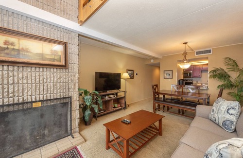 Thayerville Condo | Will O' The Wisp 507G: Beautiful Furnished Lakefront 2 Bedroom Condo, Free WIFI!