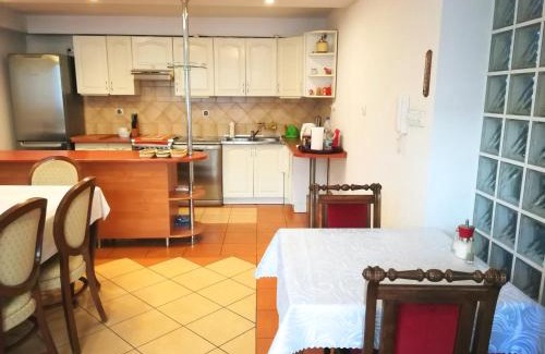 Grochow Bed & Breakfast | Willa Ewa