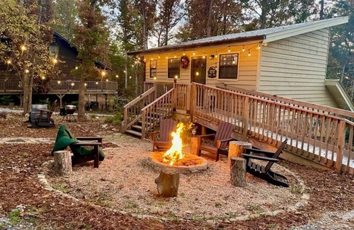 Blairsville Cabin | Willan Cabin near Lake Notelly, Blairsville GA