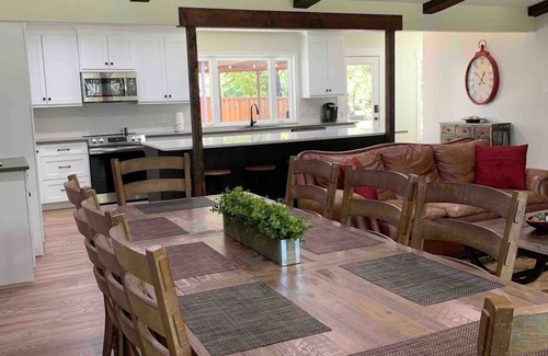 Gordonville House | Willard Lodge | Hottub