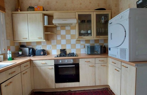 Mapesbury Apartment | Willesden Green One Bedroom Apartment With Parking