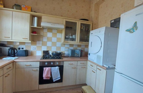Mapesbury Apartment | Willesden Green One Bedroom Apartment With Parking