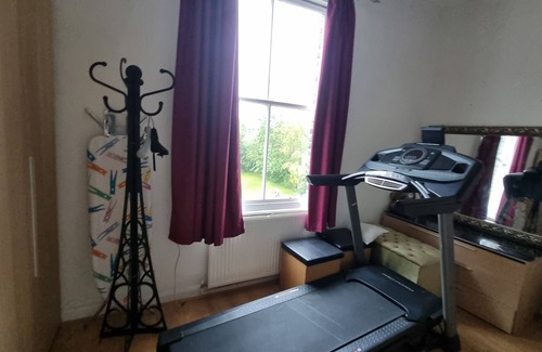 Mapesbury Apartment | Willesden Green One Bedroom Apartment With Parking