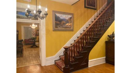 Cimarron Hotel | William F Cody - Historic Hotel