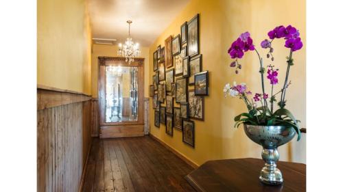 Cimarron Hotel | William F Cody - Historic Hotel