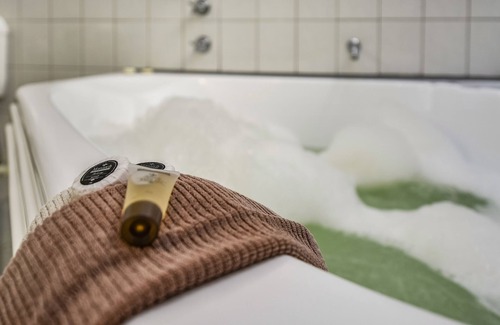 Naracoorte Hotel | William Macintosh Motor Lodge