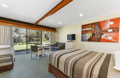 Naracoorte Hotel | William Macintosh Motor Lodge