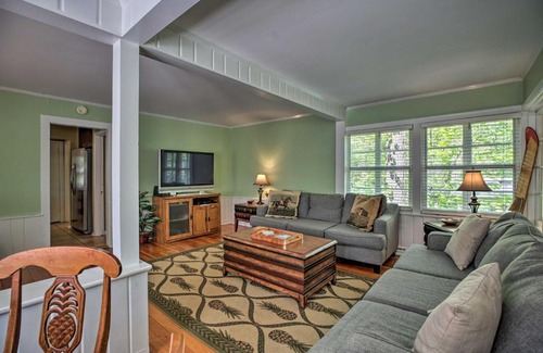 Williams Bay House | Williams Bay Home with Fire Pit 1 Mi to Lake and Beach
