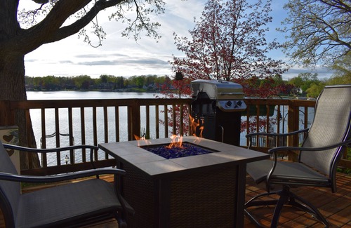 Waterford House | Williams Lake Get-Away Lakefront Home