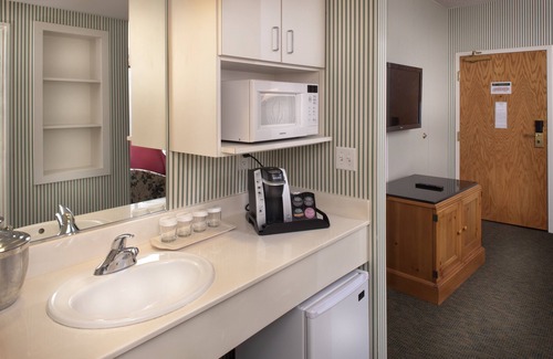 Williamsburg Hotel | Williamsburg Woodlands Hotel & Suites, an official Colonial Williamsburg Hotel