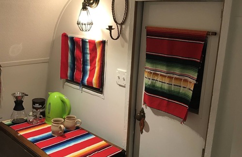 Nemo House | Willie Cleo, the Vintage Holiday Rambler in Walnut Springs