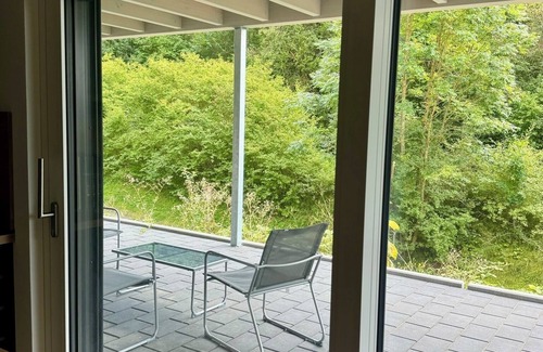 Geismar Apartment | Willkommen in der Wohnung - dem Perfekten Rückzugsort im Herzen der Bezaubernden Rhön und dem Grünen Herzen Deutschlands. Diese neu Erbaute Wohnung Bietet Nicht nur Modernes Design, Sondern Auch ein Einzigartiges Ambiente Direkt im Grünen mit Gemütli