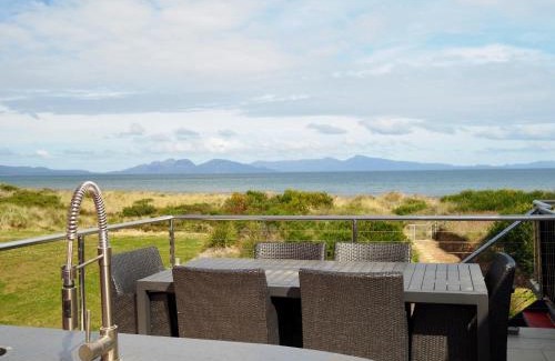 Dolphin Sands House | Willoah's Retreat