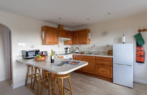 Wincanton Cottage | WILLOW BARN, family friendly, character holiday cottage in Wincanton