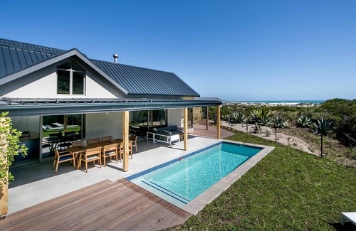 Noordhoek Villa | Willow Beach House right on the sand dunes of Noordhoek's Long Beach