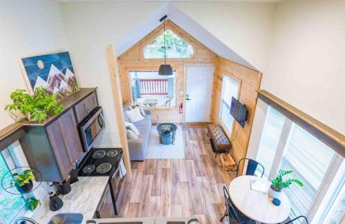 Port Angeles East Apartment | Willow Corner cozy modern tiny home