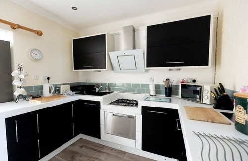 Penrhyn Bay House | Willow Cottage, 3 Bed Cottage, Penrhyn Bay