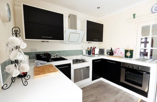 Penrhyn Bay House | Willow Cottage, 3 Bed Cottage, Penrhyn Bay
