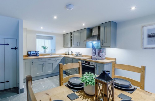 High Peak Cottage | Willow Cottage at Naze Farm-UK32760