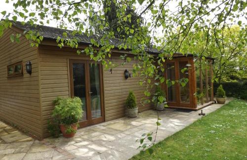 Bognor Regis Ski Chalet | Willow Cottage