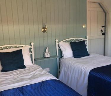 Dymchurch Bed & Breakfast | Willow Cottage
