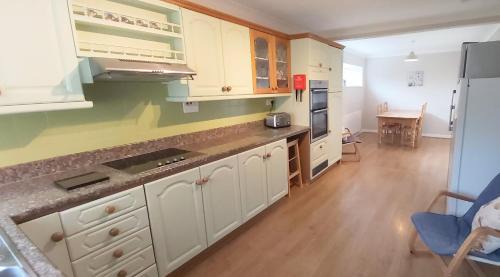 Northallerton House | Willow Cottage 4 bed, cosy stopover, dogs welcome