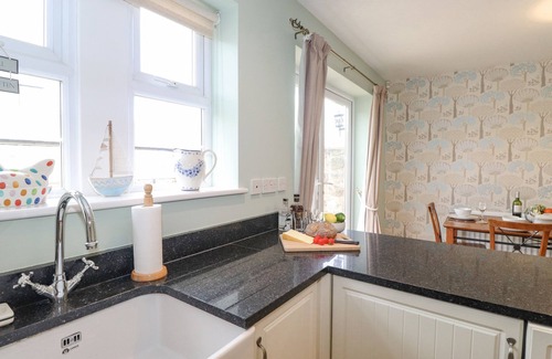 Lesbury Cottage | WILLOW COTTAGE, pet friendly, with open fire in Lesbury