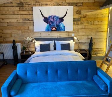 Fifield House | Willow Court Farm Studio East & Petting Farm, 8 mins to Legoland & Windsor, 15 mins to Lapland UK